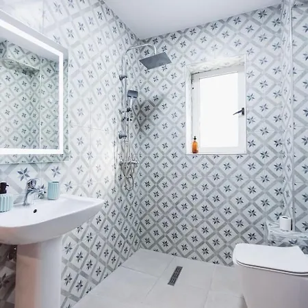 Art Myslym Shyri Appartamento *