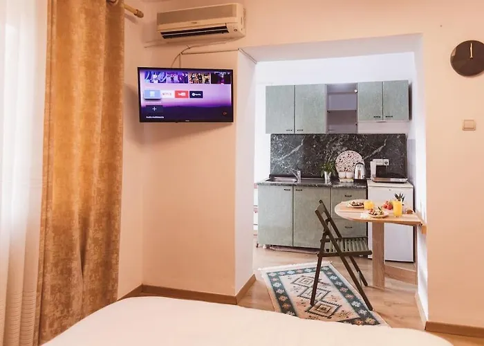 Art Myslym Shyri * 地拉那