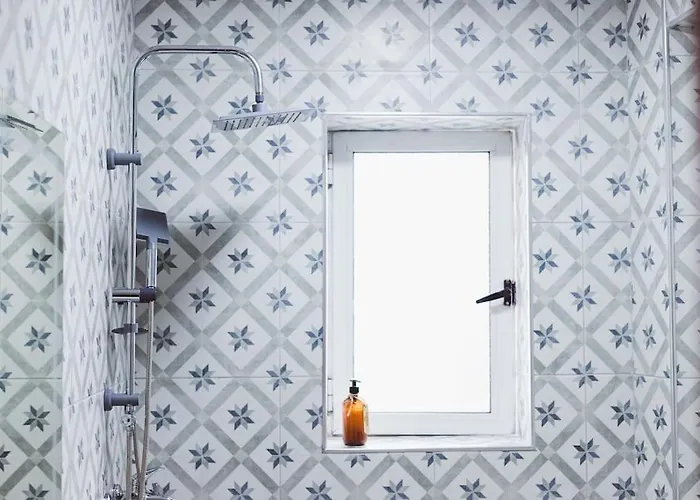 公寓 Art Myslym Shyri *