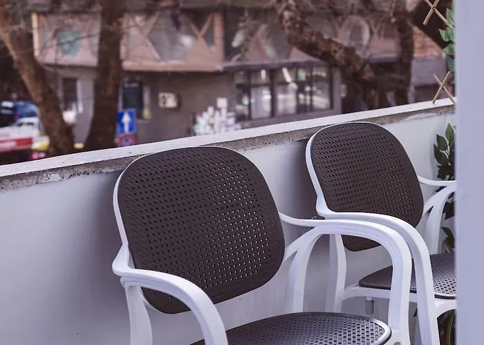 公寓 Art Myslym Shyri